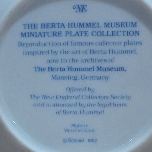 Schmid Berta Sad Girl Hummel Museum Miniature Plate Collection 1982 - Picture 6 of 10